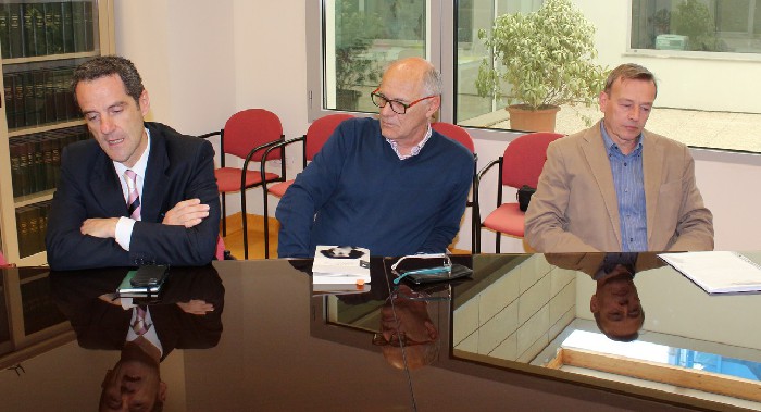 Da sin. dr. Angelo Penna, Giovanni Geda e Roberto Merli conferenza stampa sui suicidi 06052016