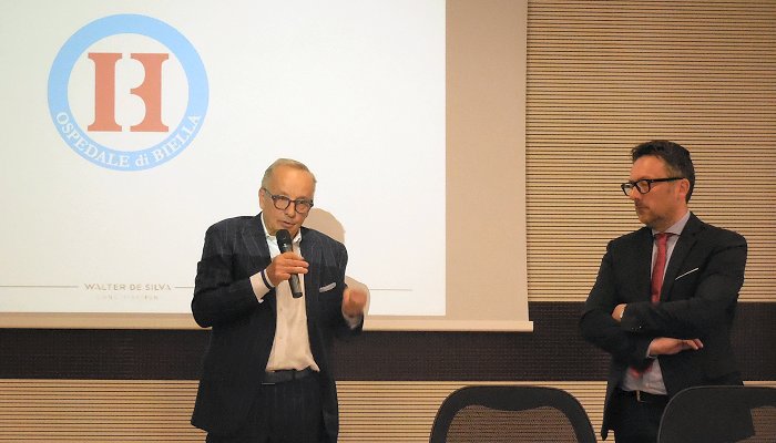 Da sinistra, Walter de Silva e Gianni Bonelli presentazione del logo Ospedale di Biella 30032016
