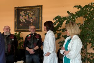 I donatori della pompa pediatrica con lo staff dell'Anestesia e Rianimazione
