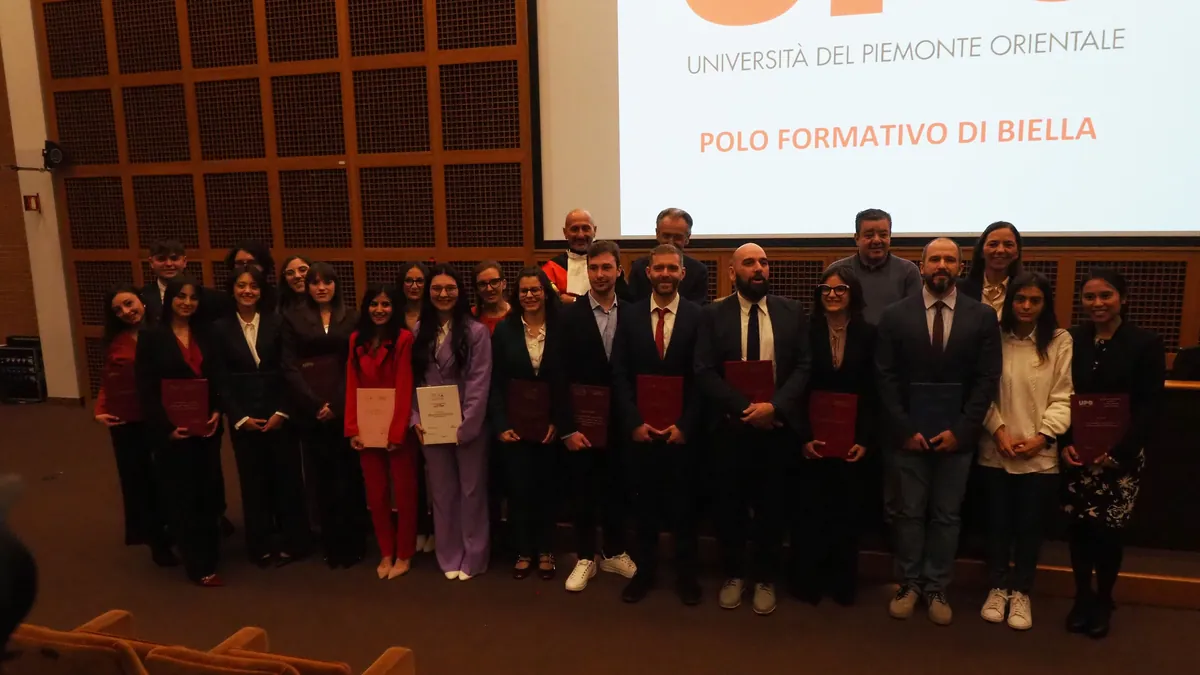 I neo-Laureati in Infermieristica con Alberto Dal Molin, Ermanno Rondi, Alessandro Girardi e Simona Milani