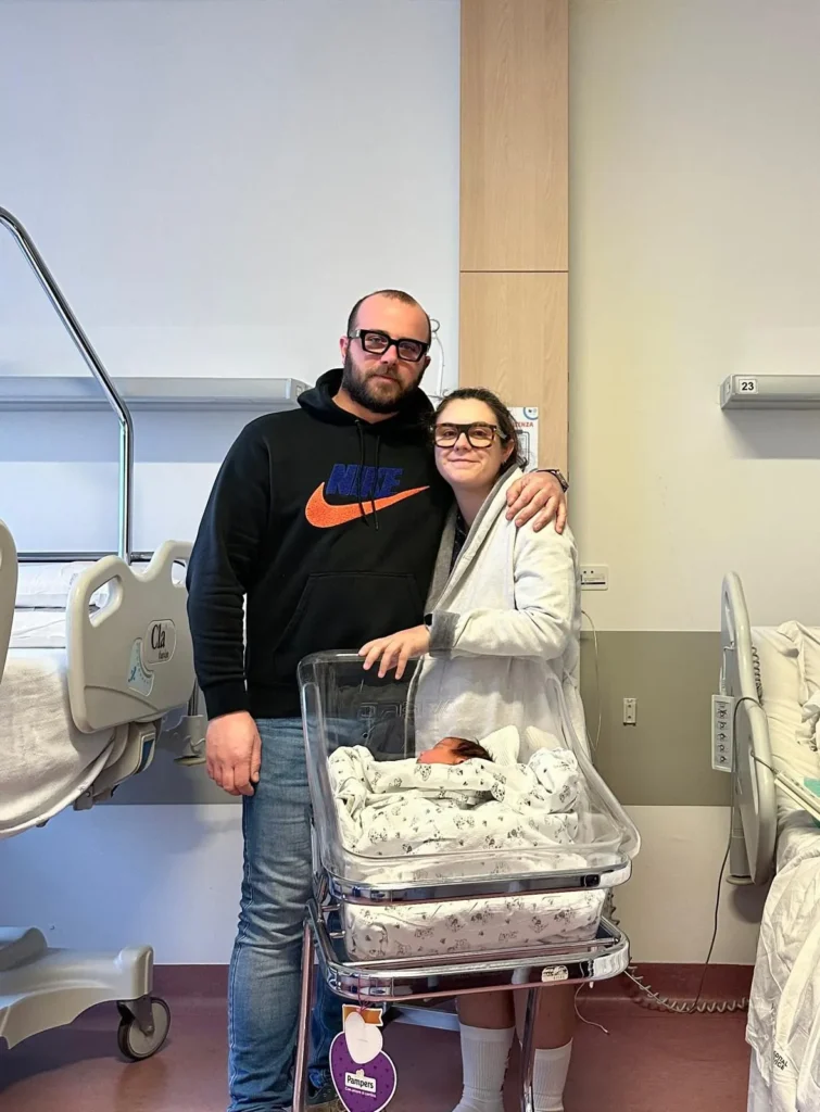 Diana, l'ultima nata del 2025 con mamma Margherita e papà Vincenzo Diana è l’ultima nata del 2025 e Diego il primo venuto al mondo all’alba del 2026