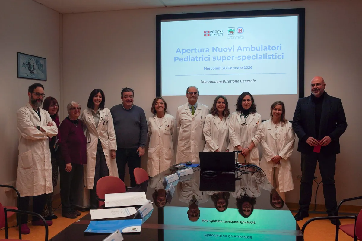 Foto di gruppo alla conclusione della Conferenza Stampa sugli Ambulatori Pediatrici Super-specialistici