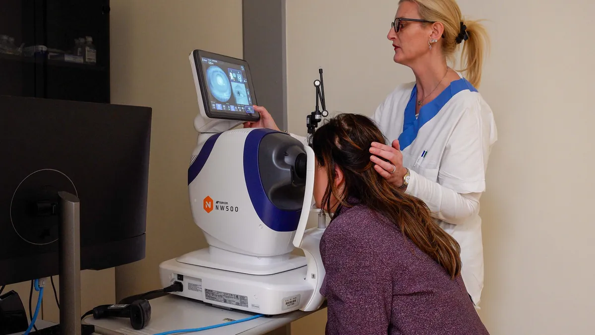 Effettuazione dell'esame con il nuovo retinografo presso l'Ambulatorio di Diabetologia ASL BI